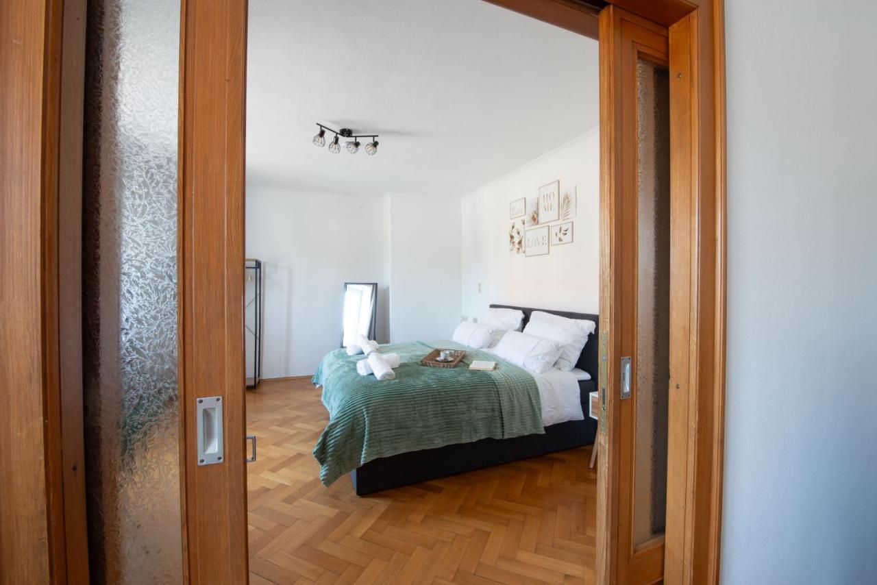 Bessa Homes 6 Personen 2 Schlafzimmer, 3 King Size, Betten, Balkon, Kueche Haag in Oberbayern Eksteriør bilde